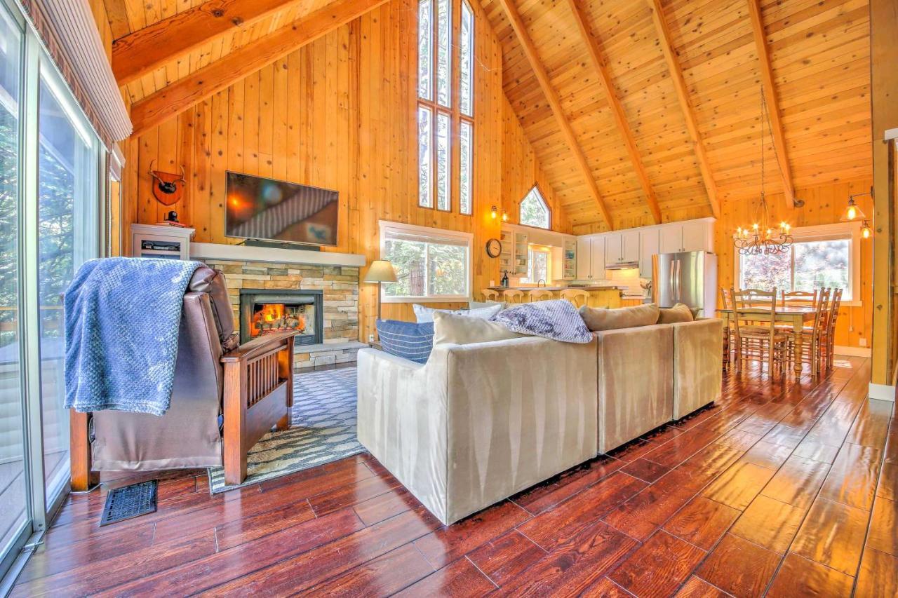 Gorgeous Lake Arrowhead Retreat Game Room And Deck Exterior foto